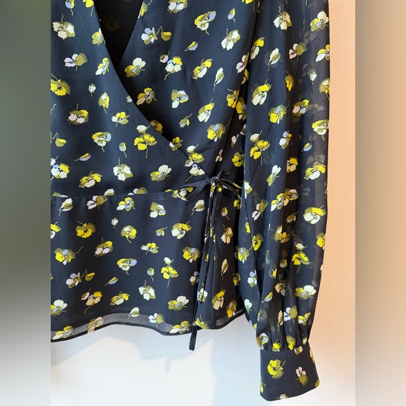 Banana Republic Floral Wrap Blouse - Picture 3 of 4